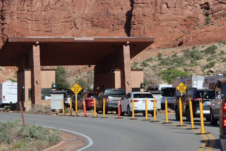 アーチーズ国立公園の入園に必要な「Timed Entry Ticket」とは？｜チケットの購入方法 ニコカメラ