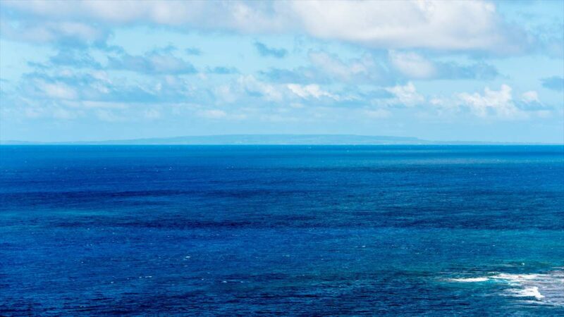 地平線に見える喜界島